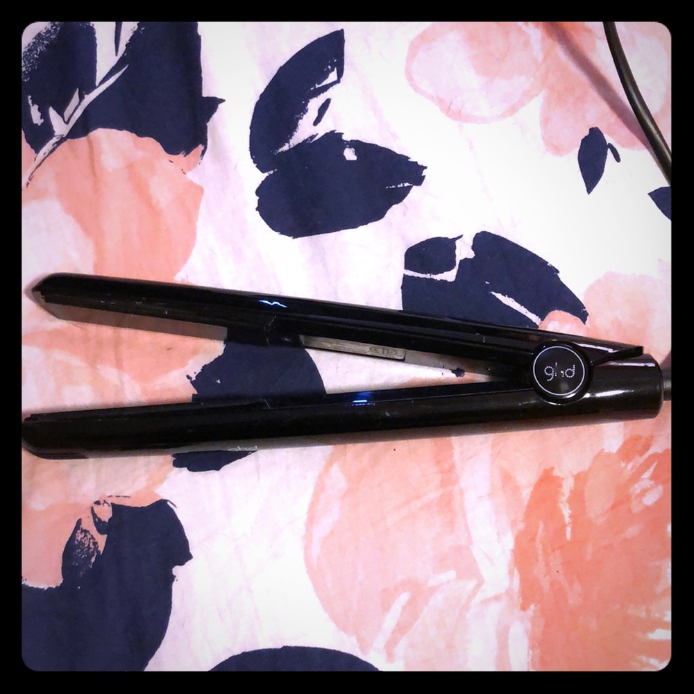 Ghd professional styled with ceramic technology